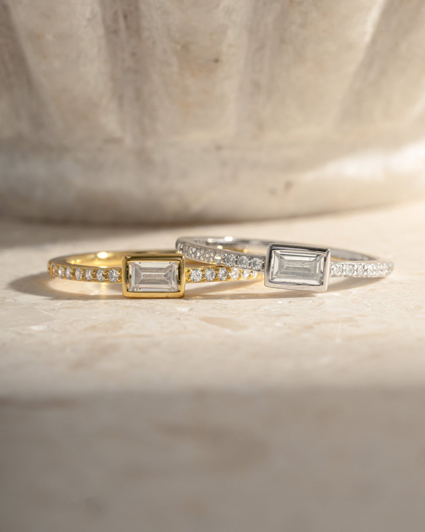 Baguette Ring w Pavé Band