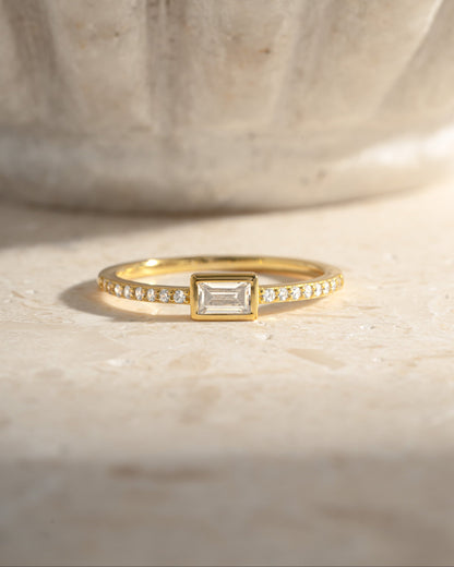 Baguette Ring w Pavé Band