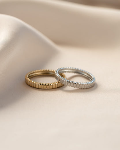 Dainty Fluted Ring