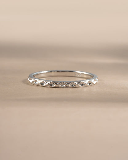 Simple Geometric Stacking Ring