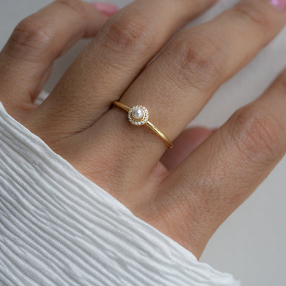 Solitaire Pearl Ring