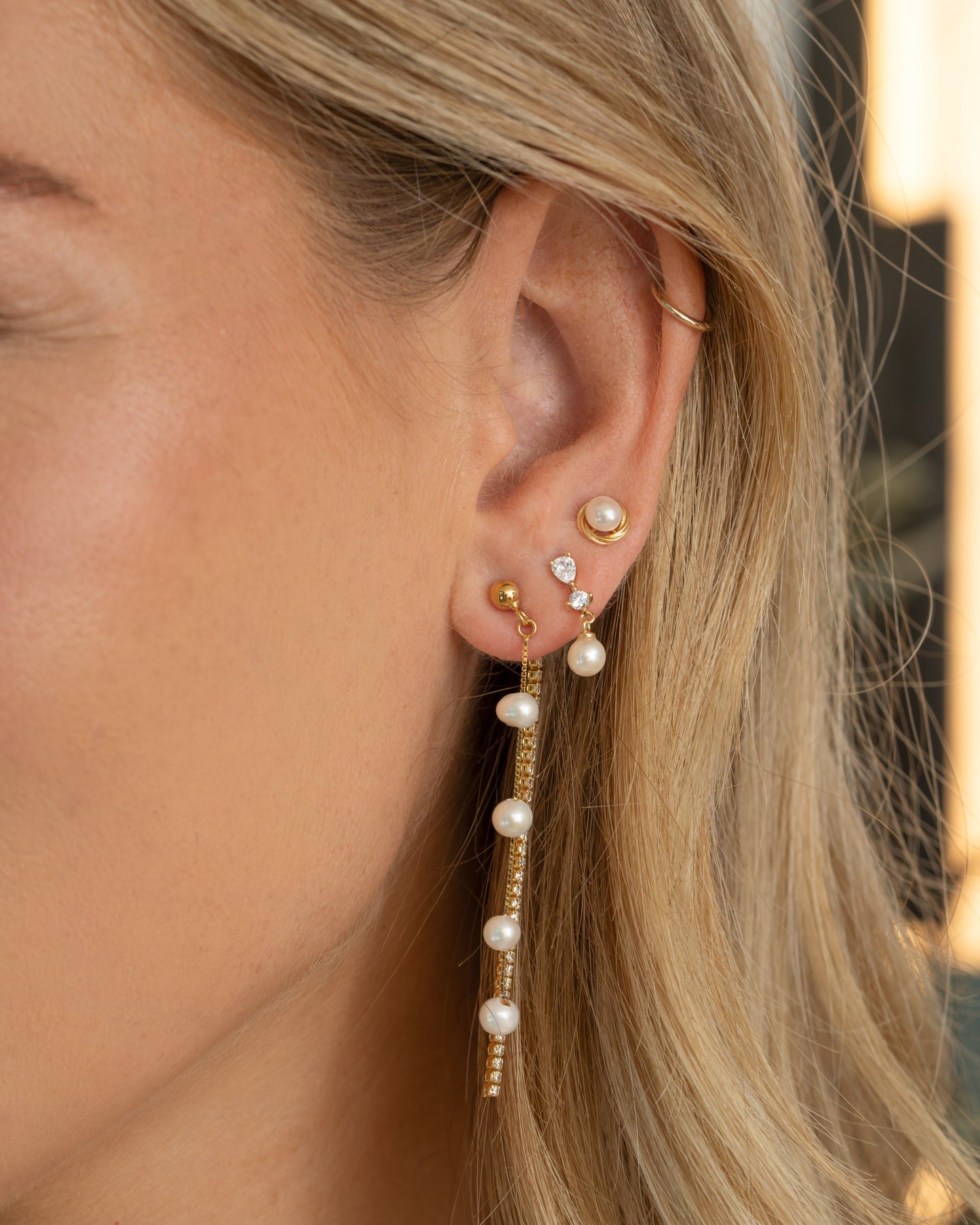 Dangling Bead Pearl Earrings