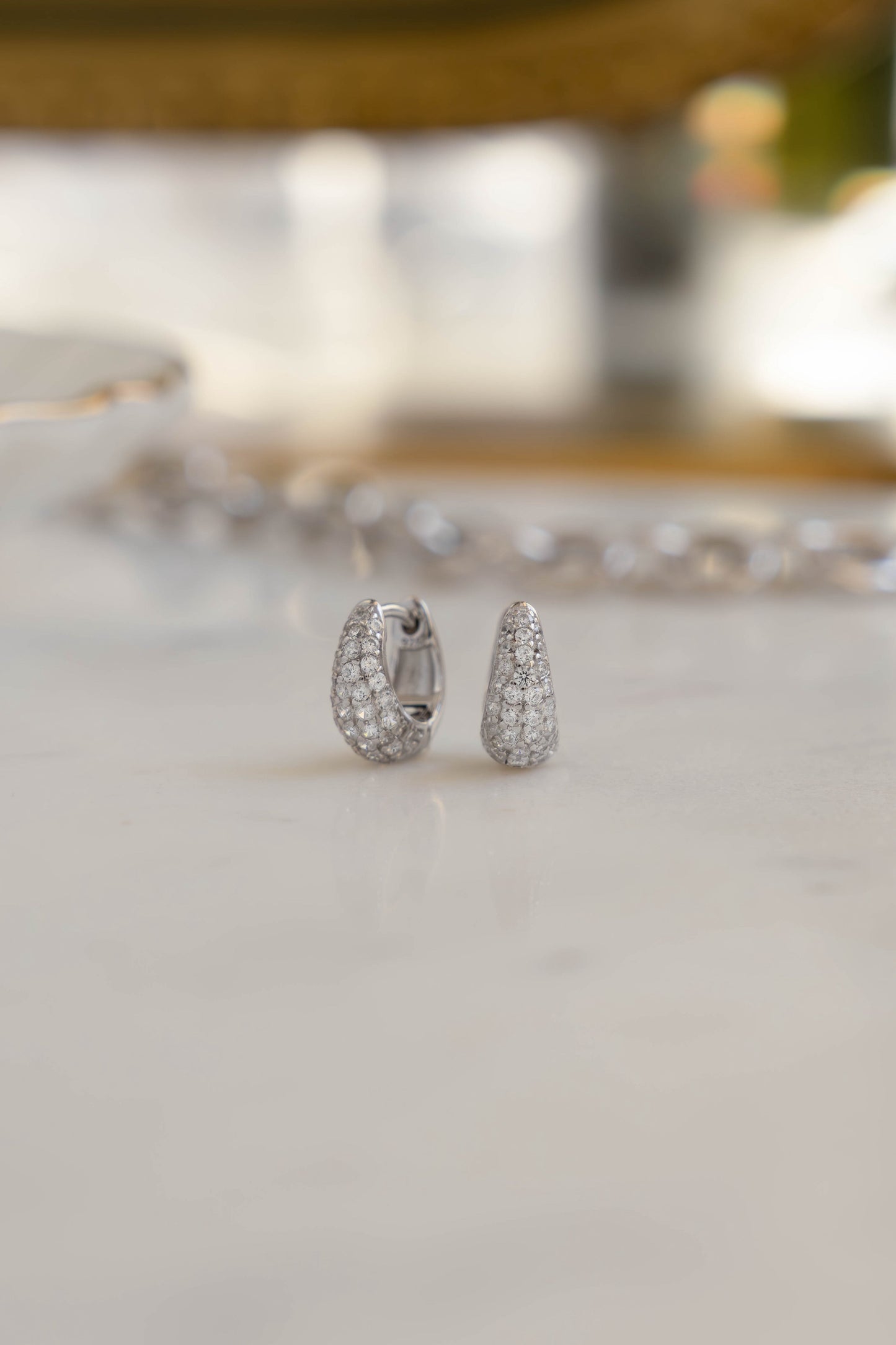 10mm Pavé Basket Huggies